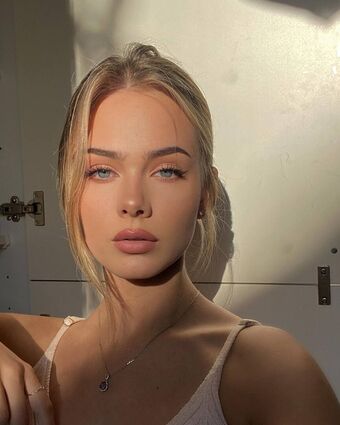 Sara Crumbleleg Nude Leaks OnlyFans Photo 18