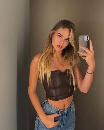 Sara Crumbleleg Nude Leaks OnlyFans Photo 15