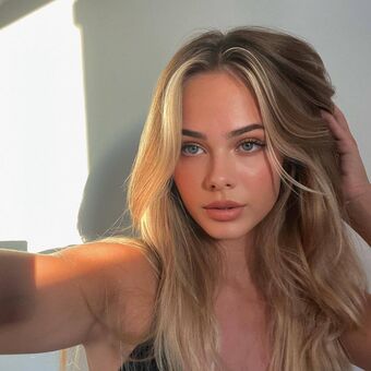 Sara Crumbleleg Nude Leaks OnlyFans Photo 14