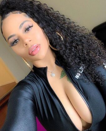 Strella Katt Nude Leaks OnlyFans Photo 36