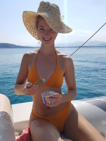 Artemizplayz Nude Leaks OnlyFans Photo 12