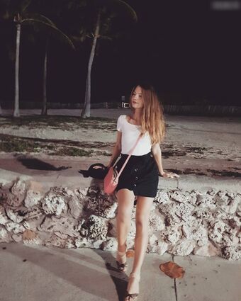 Artemizplayz Nude Leaks OnlyFans Photo 18