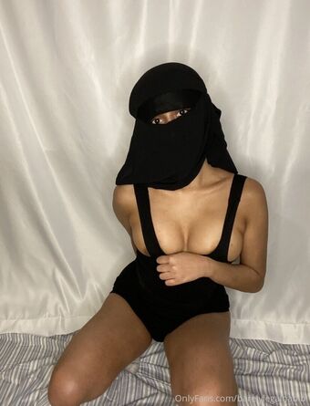 barelylegalhabibi Nude Leaks OnlyFans Photo 38
