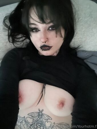 HotGothMlf Nude Leaks OnlyFans Photo 18