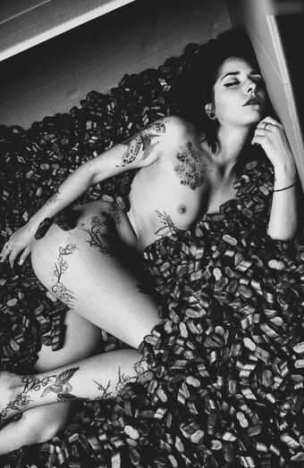 queen ink Nude Leaks OnlyFans Photo 16