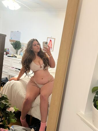 julianalynnu Nude Leaks OnlyFans Photo 4