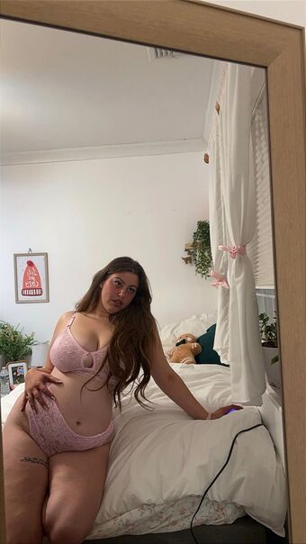 julianalynnu Nude Leaks OnlyFans Photo 3