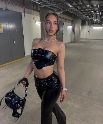 Molly Richards Nude Leaks OnlyFans Photo 19