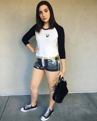 Safiya Nygaard Nude Leaks OnlyFans Photo 12