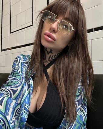 Sharen Nall Nude Leaks OnlyFans Photo 12