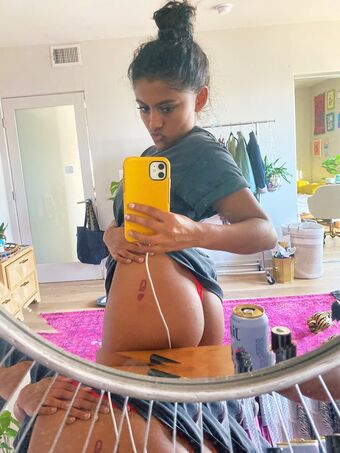 Yamini Nambimadom Nude Leaks OnlyFans Photo 26