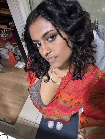 Yamini Nambimadom Nude Leaks OnlyFans Photo 22