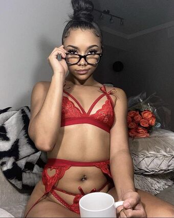 Alix Lapri Nude Leaks OnlyFans Photo 27