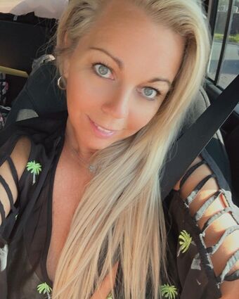 Amber Lynn Bach Nude Leaks OnlyFans Photo 3