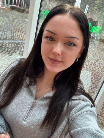 Lilly / 18virginf nude photo #3