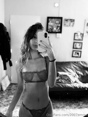 Emm / 2007emma nude photo #7