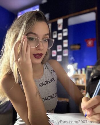 Emm / 2007emma nude photo #30