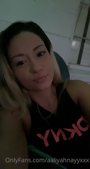 Aaliya / aaliyahnayyxxx nude photo #5