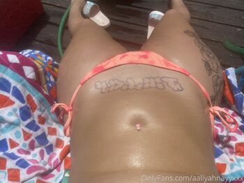 Aaliya / aaliyahnayyxxx nude photo #15