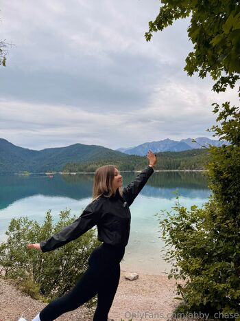 𝘼𝙗𝙗𝙮 𝘾𝙝𝙖𝙨𝙚 / abby_chase nude photo #10