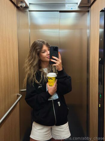 𝘼𝙗𝙗𝙮 𝘾𝙝𝙖𝙨𝙚 / abby_chase nude photo #11