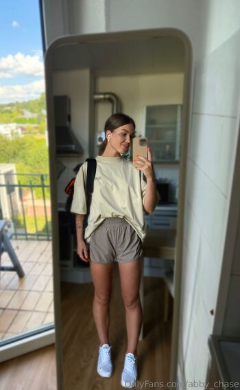 𝘼𝙗𝙗𝙮 𝘾𝙝𝙖𝙨𝙚 / abby_chase nude photo #19