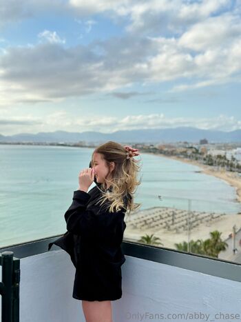 𝘼𝙗𝙗𝙮 𝘾𝙝𝙖𝙨𝙚 / abby_chase nude photo #33