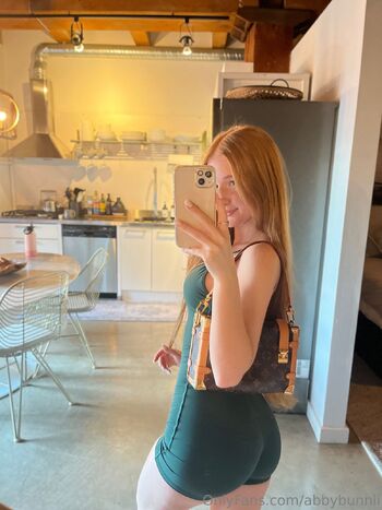 abby / abbybunnii / abbykbae / abbybunni nude photo #13