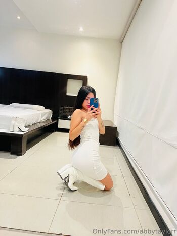 𝐀𝐛𝐛𝐲 𝐓𝐚𝐲𝐥𝐨𝐫 / abbytaylorr nude photo #16