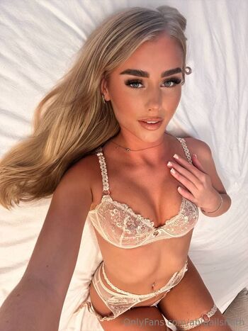 abigail / abigailsmith nude photo #25