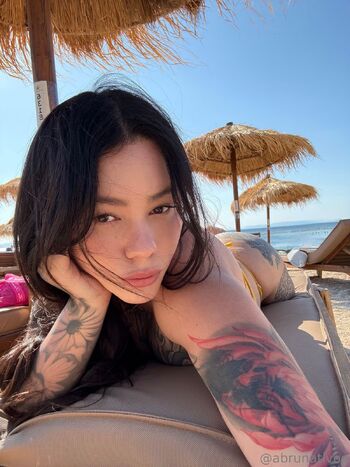 𝗕𝗥𝗨𝗡𝗔 / abrunativoo nude photo #3