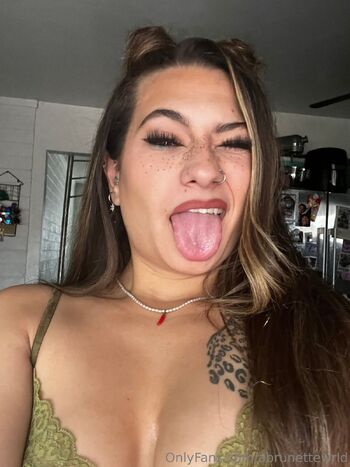 Des / abrunettewrld nude photo #13