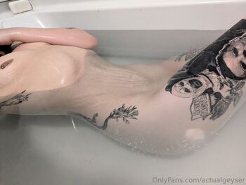 gorewh0r / actualgeyser nude photo #6