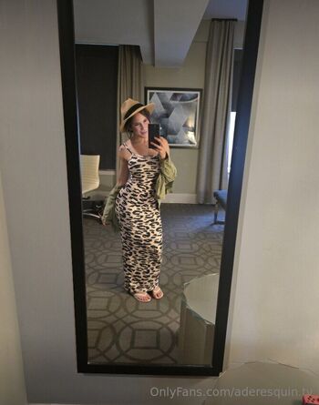 QuinnyOffCamer / aderesquin.tv nude photo #4