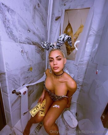 Lali po / adictivalumina / luminadictiva nude photo #1