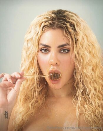 Lali po / adictivalumina / luminadictiva nude photo #11