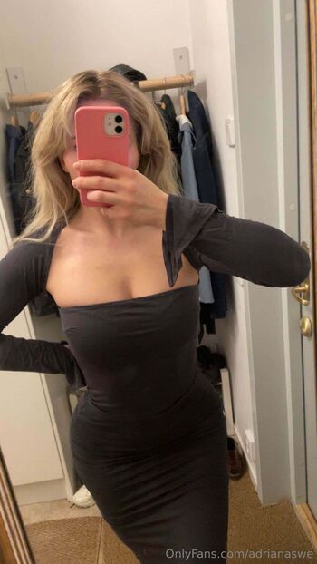 OnlyFans / adrianaswe nude photo #18