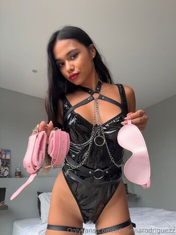 Adrianna / adriannarodriguezz nude photo #22