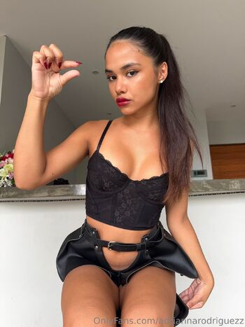 Adrianna / adriannarodriguezz nude photo #34
