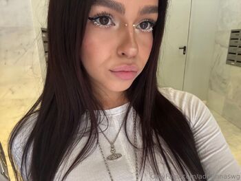 Adrianna / adriannaswg nude photo #1