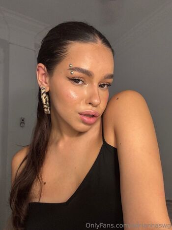 Adrianna / adriannaswg nude photo #4