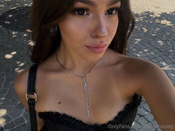 Adrianna / adriannaswg nude photo #17