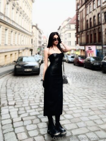 Adrianna / adriannaswg nude photo #30