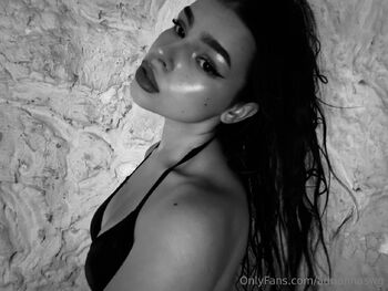 Adrianna / adriannaswg nude photo #33