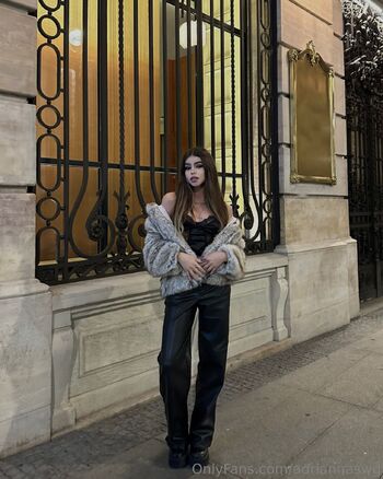 Adrianna / adriannaswg nude photo #35