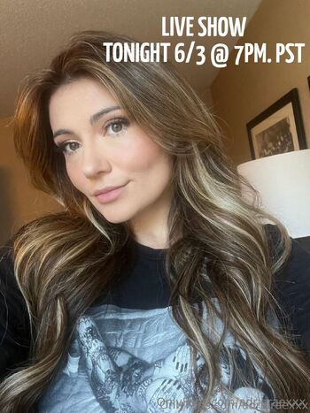 Adria Ra / adriaraexxx nude photo #9