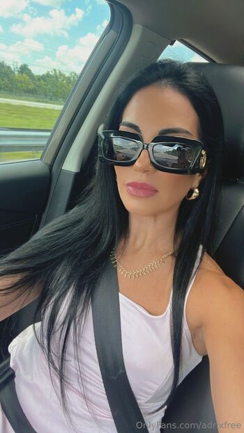 Ami / adrixfree nude photo #1