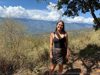 Bell / adventureswithbella / bellaadventure_ nude photo #24