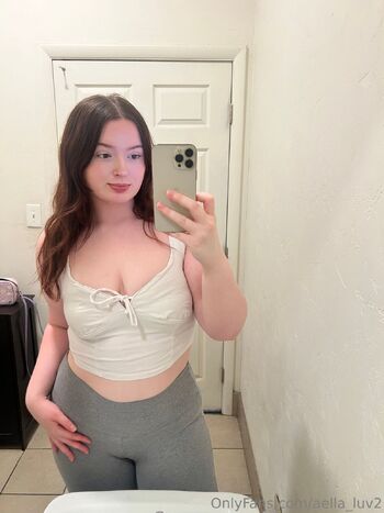 Aella luv / aella_luv2 nude photo #19