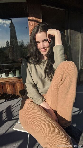 Aellagir / aellagirl nude photo #11